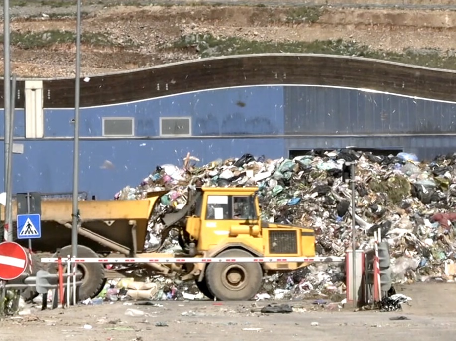 I rifiuti di Carini finiranno a Bellolampo, il sindaco Monteleone: "Ancora aspettiamo dalla Rap il contratto e l'autorizzazione a scaricare"