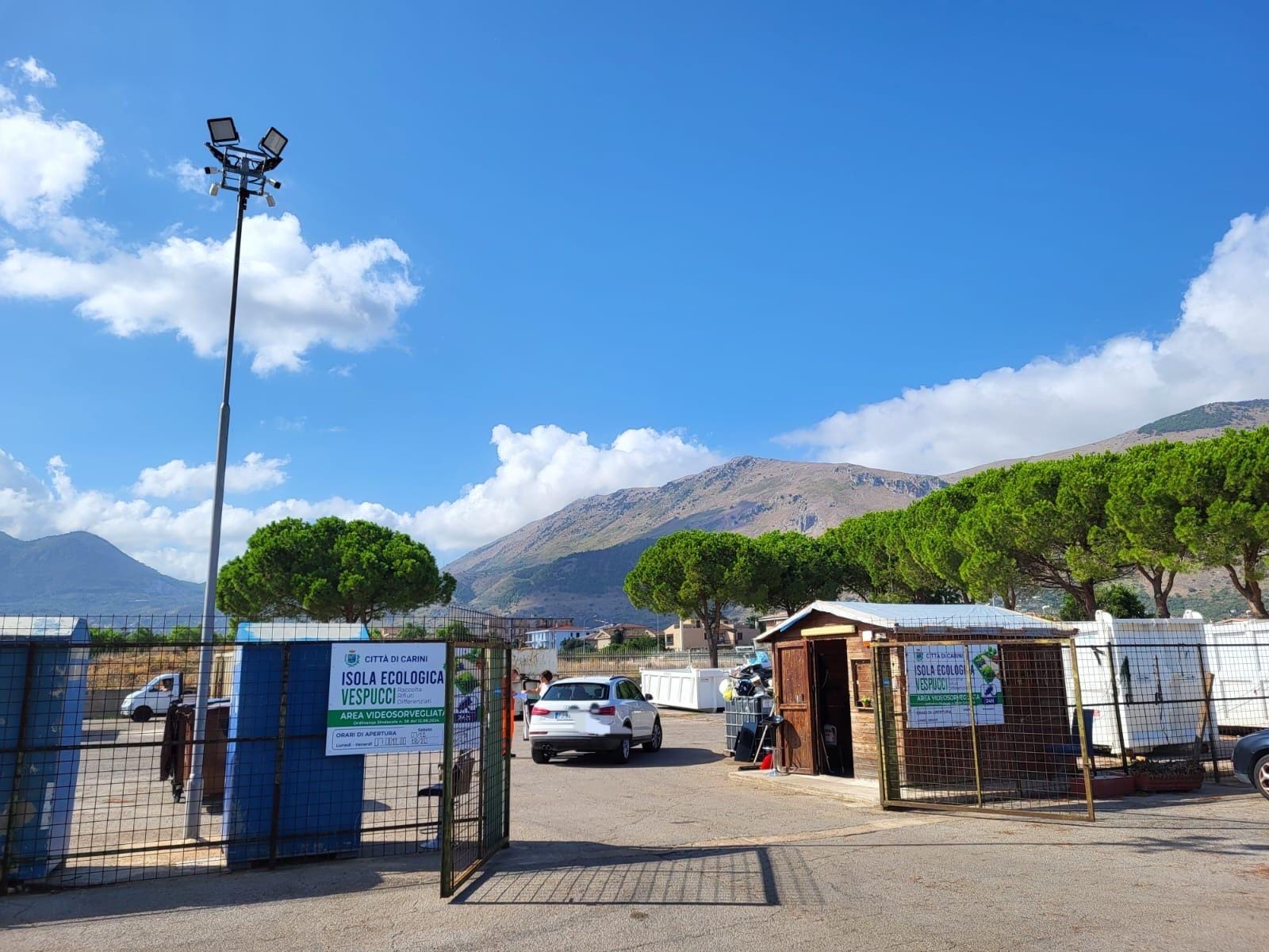 Isola ecologica in via Vespucci: cambiano gli orari d’apertura